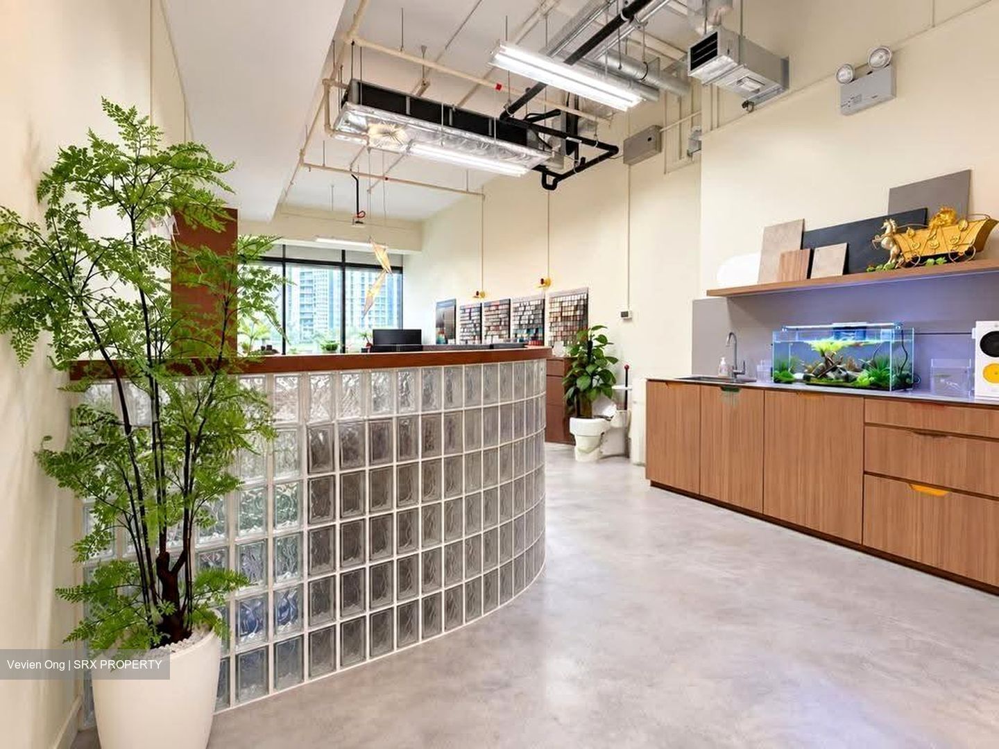 Woods Square (D25), Office #623030681